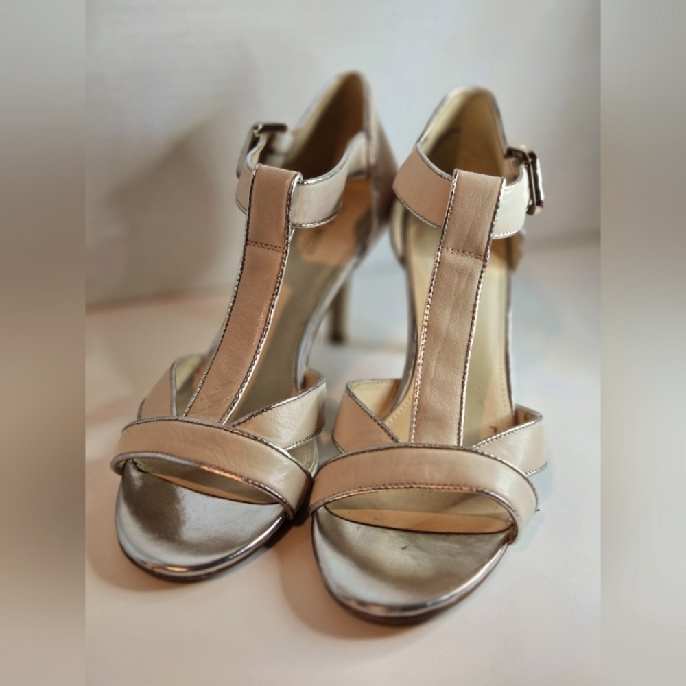 Nine West Elegant Women's Beige Heels w silver trim